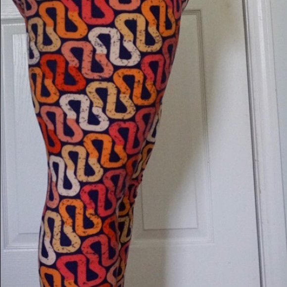 Will take offers! LulaRoe leggings - Picture 2 of 2